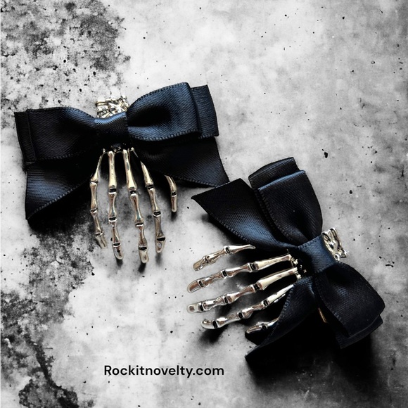 rockitnovelty Accessories - Skeleton hands hair clips